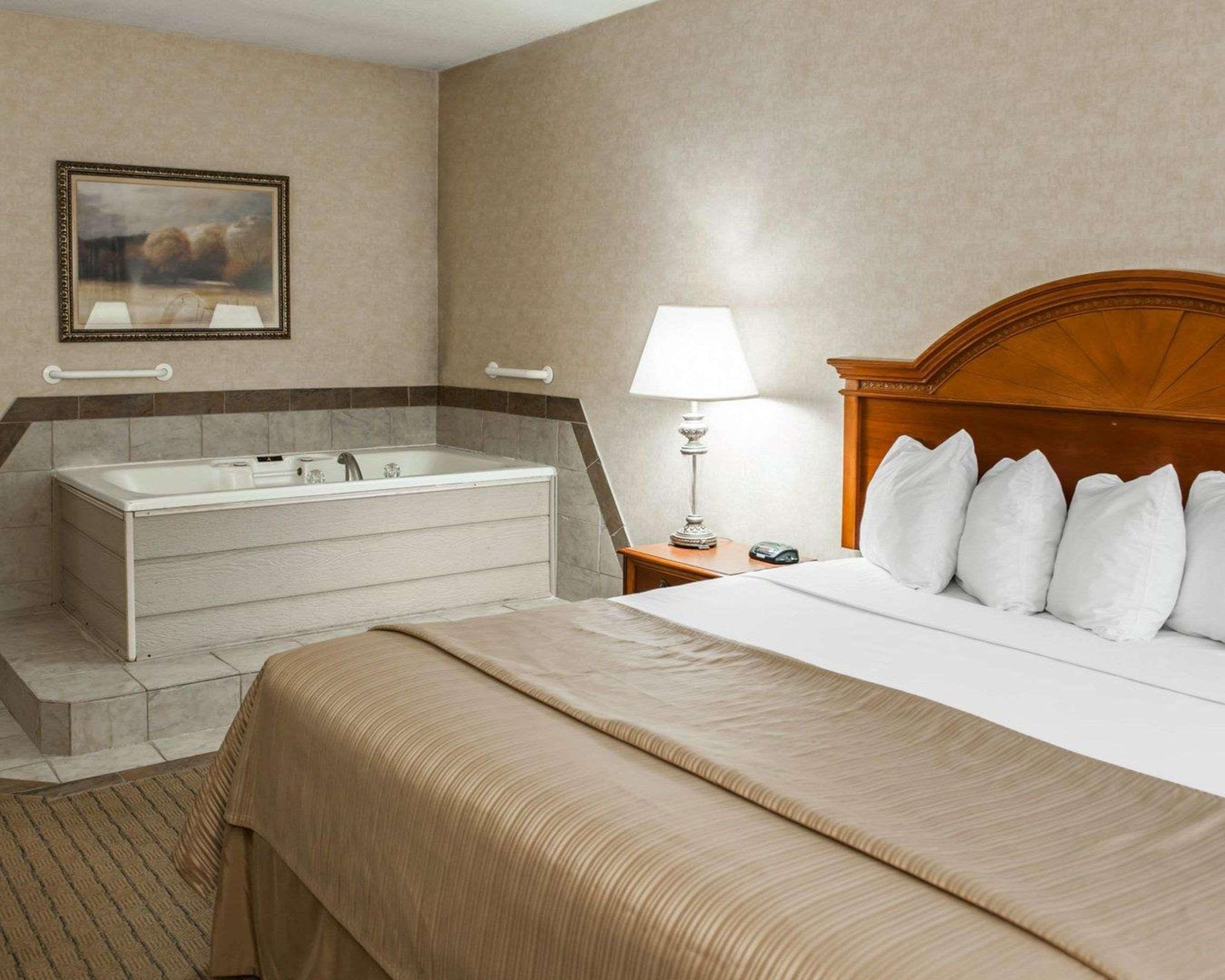 Quality Inn Indianapolis Castleton Esterno foto